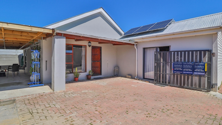 2 Bedroom Property for Sale in Admirals Park Western Cape
